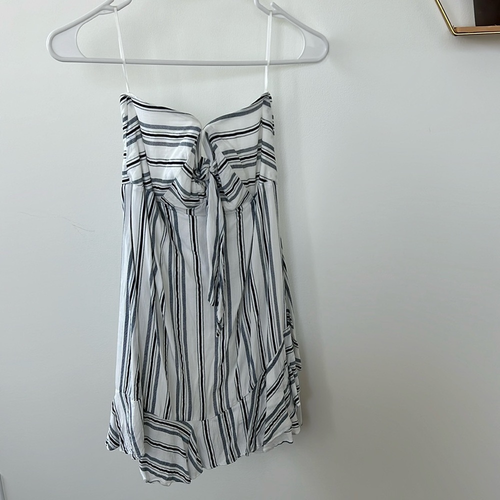 Strapless dress. Stripped. Cotton Candy LA. Size M.